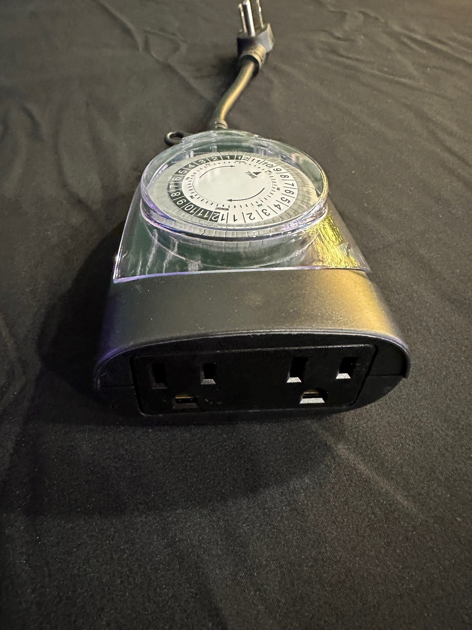Outdoor Mechanical Timer - 15 amp- 2 outlets Power Lights for Christmas