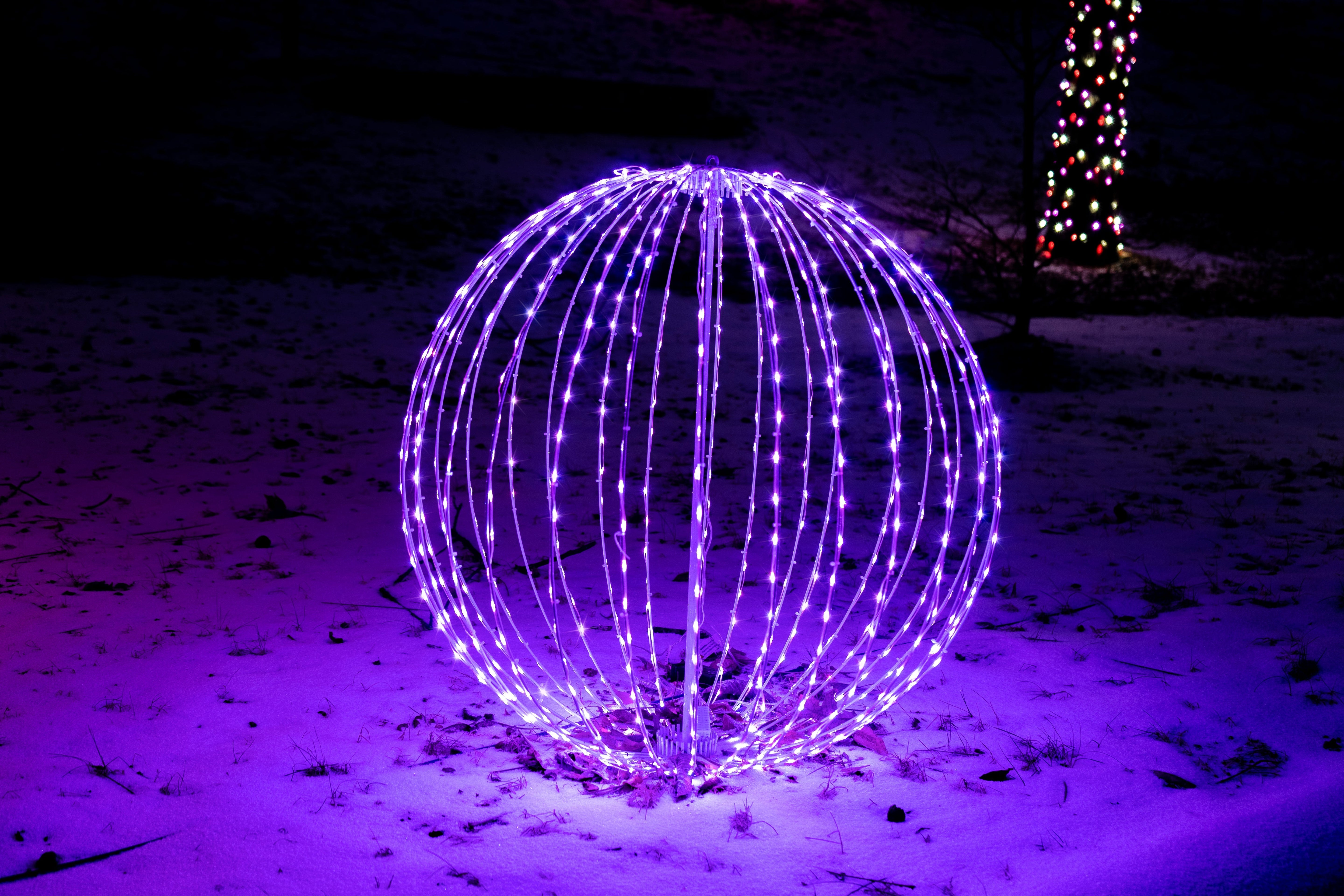 Foldable Sphere White Wire Spheres Lights for Christmas RGB 20"