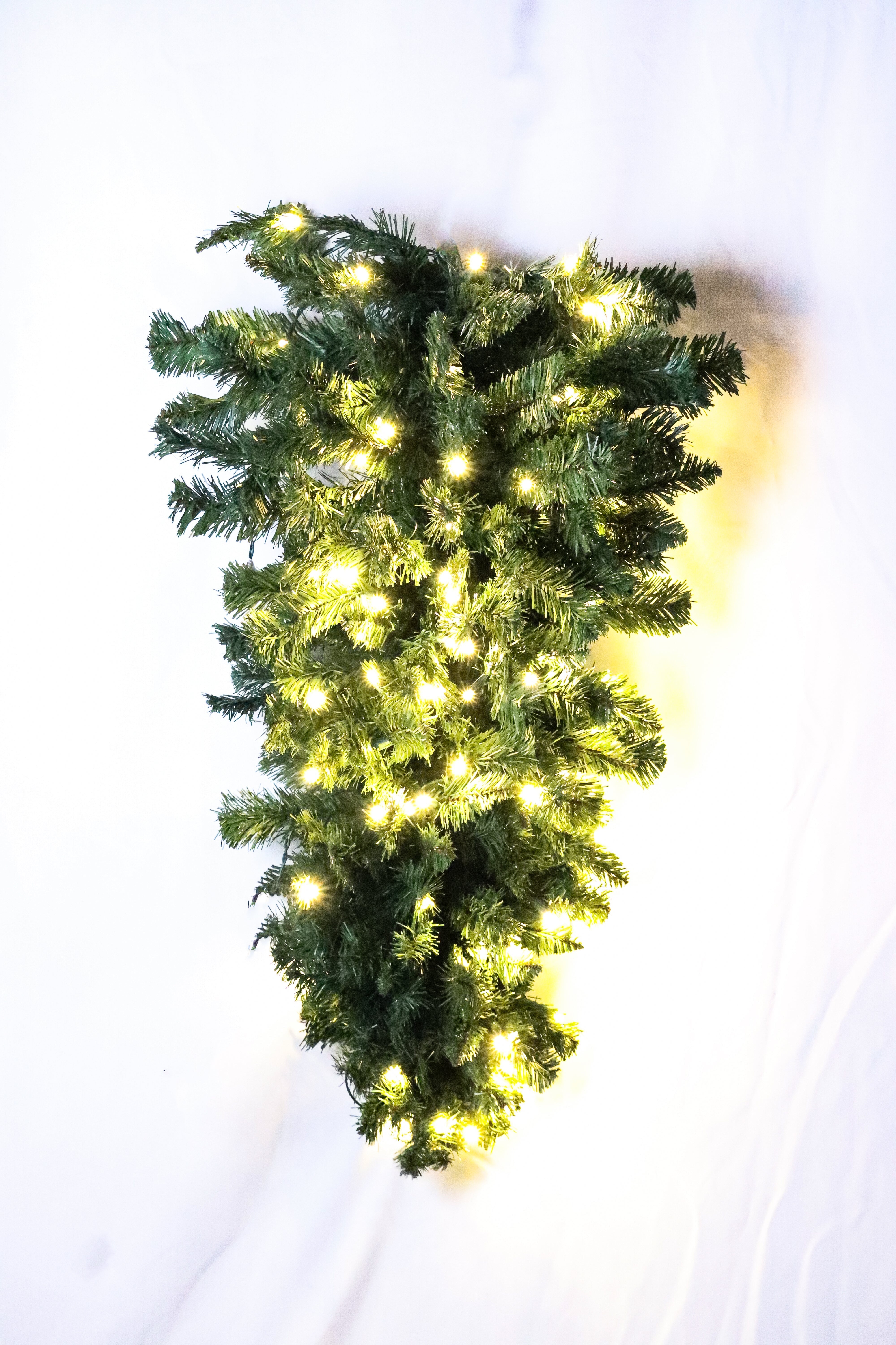 Sequoia Fir Tear Drop Wreaths & Garland Lights for Christmas